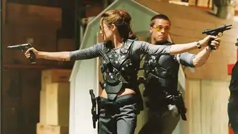 男女搭配干活不累这对特工夫妇每次执行任务时都让敌人吃狗粮