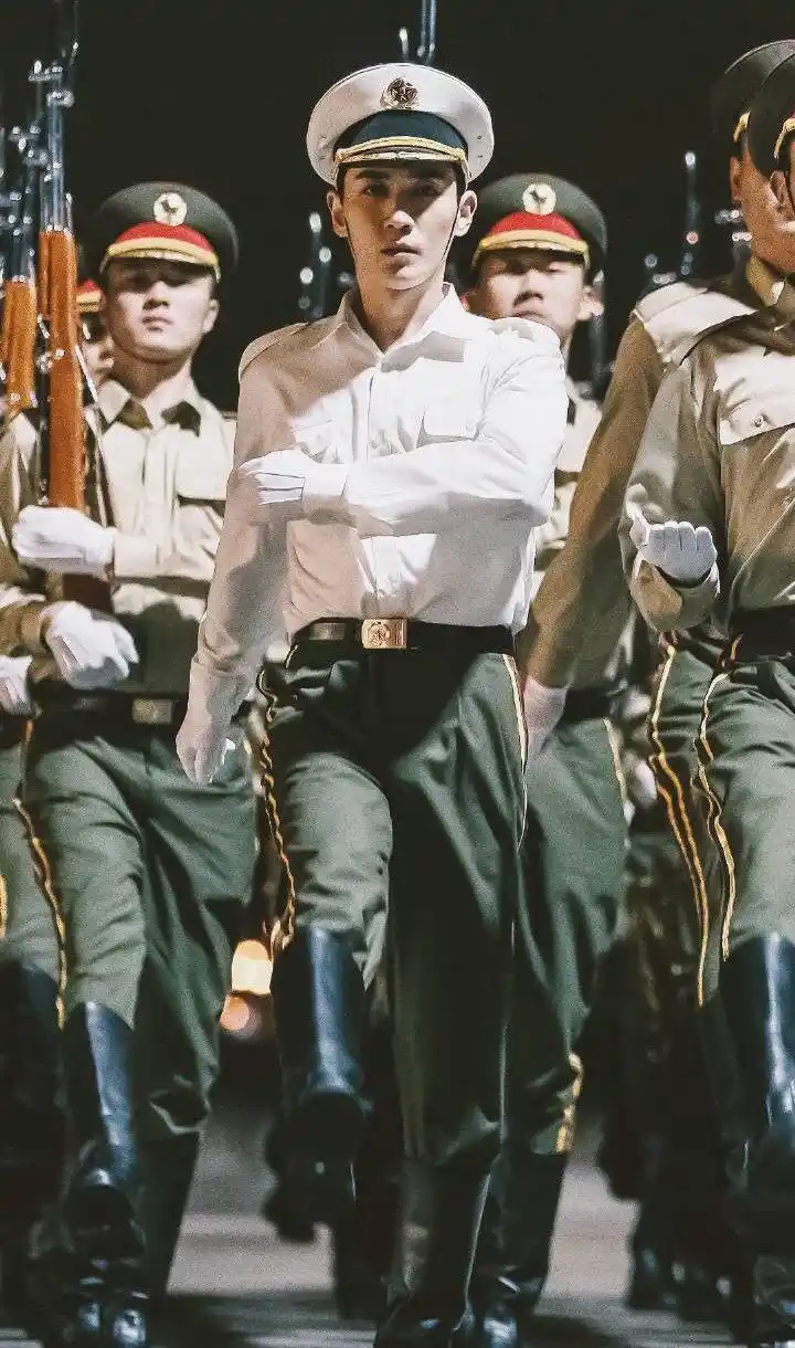 护旗手朱一龙优秀