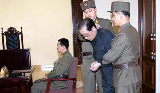 朝鲜宣布张成泽12日被判处死刑并立即执行