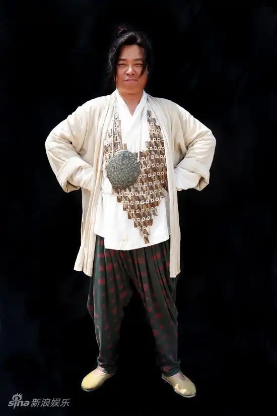 资料图片越光宝盒定妆照李力持饰军士