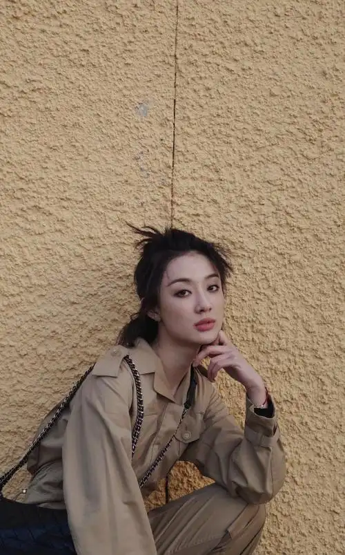 孙佳雨工装风户外写真图34