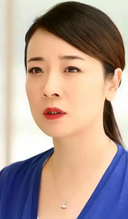 陈小艺破格出演不归路电影在路上之普通人丈夫坐轮椅却要原谅她