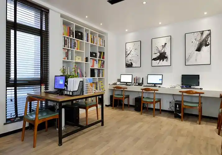 小面积办公室装修图