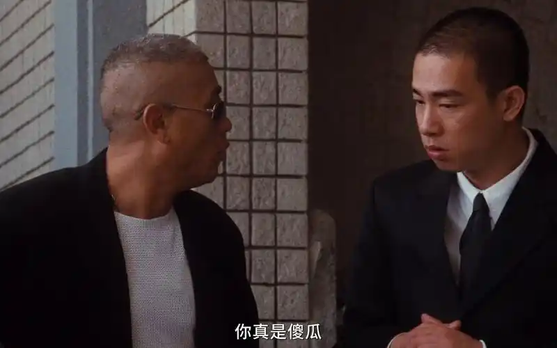 老电影系列:(古惑仔2)柯受良告诉山鸡道理,为什么老板的司机厉害.