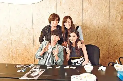 李光洙见熊黛林"家长"紧张 细心买饮品到访