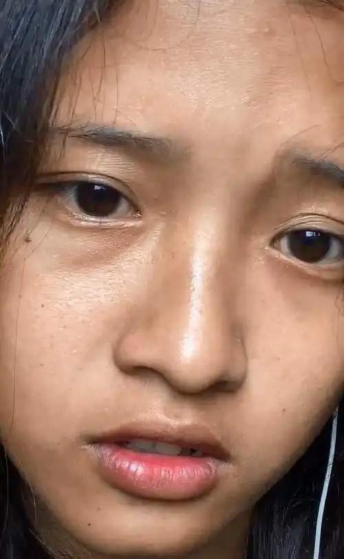 音最丑素颜女孩走红,五官出奇美,网友:和网红只差化妆品抖音又现丑女