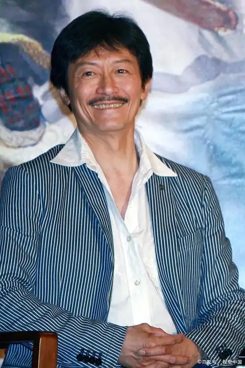 元华:从武打巨星到加拿大老爷爷