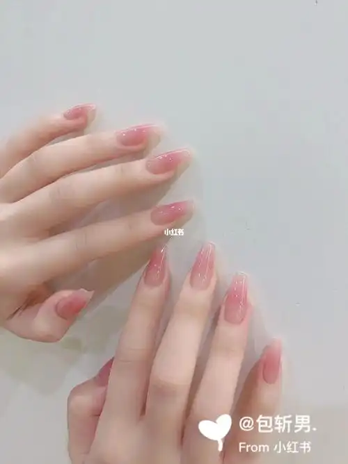 夏日显白腮红款式美甲