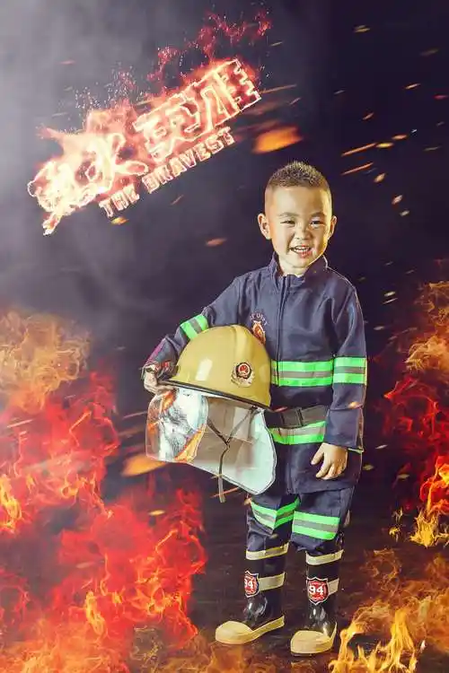 爱拍照的多多爸的儿童摄影作品《烈火英雄》