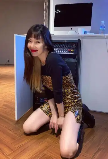 泫雅豹纹吊带裙性感撩人美照图片,金泫雅图片-第8图