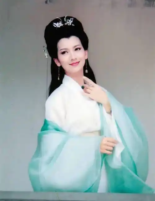 白素贞和小青之间哪还需要许仙