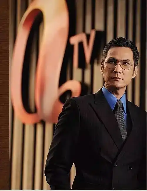 港星陈启泰:三观超正的精英,演过尹志平,僵约,是亚视主持一哥_节目