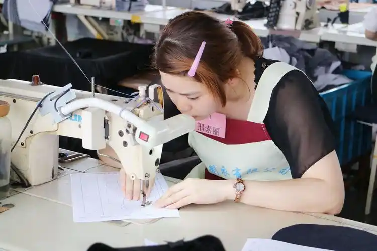 "扬帆新征程 建功新时代"乐余镇总工会开展女职工缝纫技能比赛