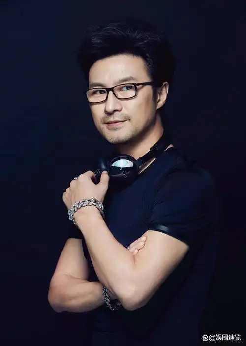 汪峰情路魔咒:四婚五娃,为何总逃不过五年之痒?