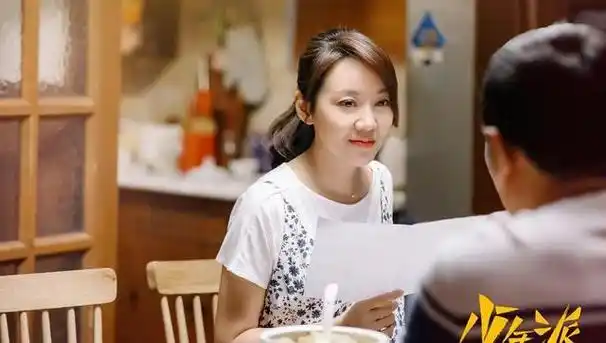 《一主二仆》里的铿锵玫瑰唐红,亦或者是《少年派》里的王胜男,闫妮的