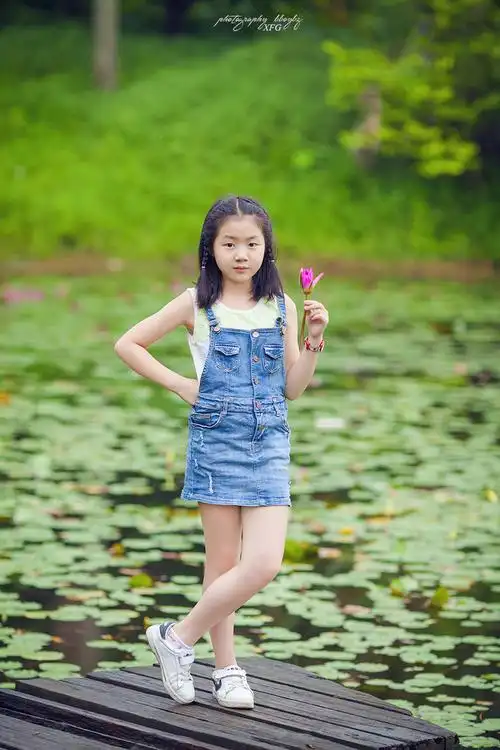 十岁女宝外景留影.