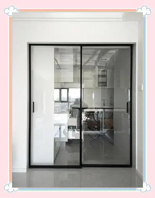 厨房推拉门:透明玻璃还是磨砂玻璃?