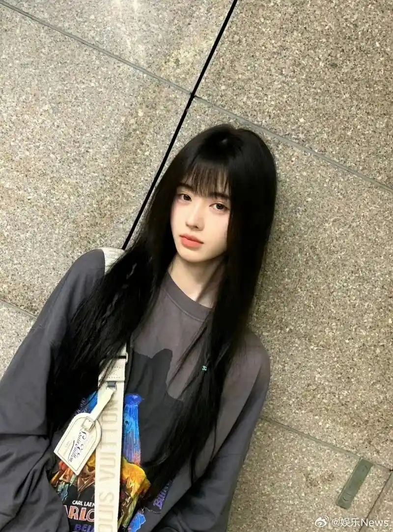 鞠婧祎黑长直齐刘海造型,白月光校花学姐#鞠婧祎