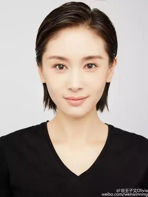 短发越剪越上瘾来感受一下露耳短发带来的极致美感吧