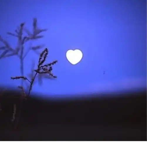 中秋节如何拍一颗心形的月亮?