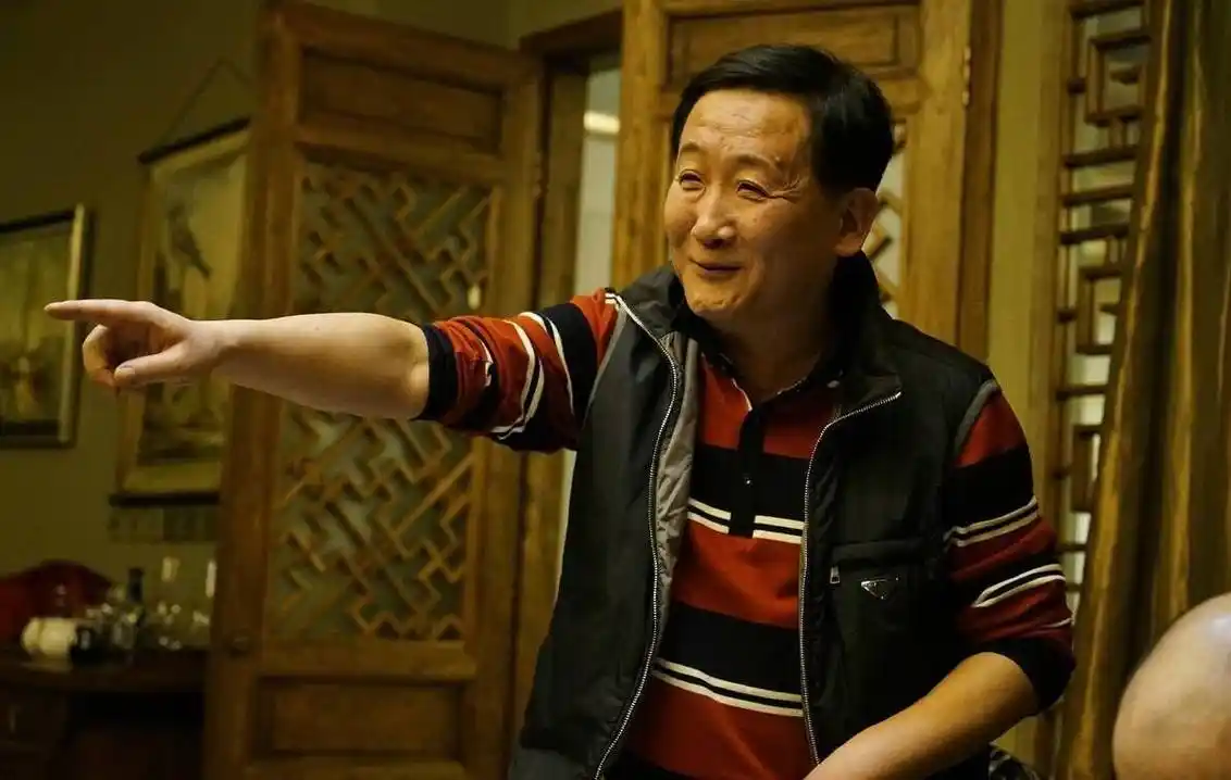 早年经历 1977年,17岁的梁天在北京军区装甲兵坦克六师第二十一团一营