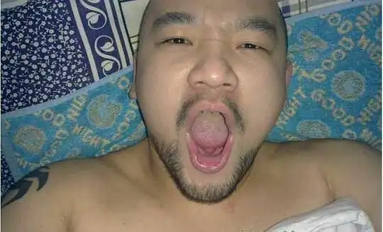 闲逼青年张二本的相册你存在我深深的菊花里