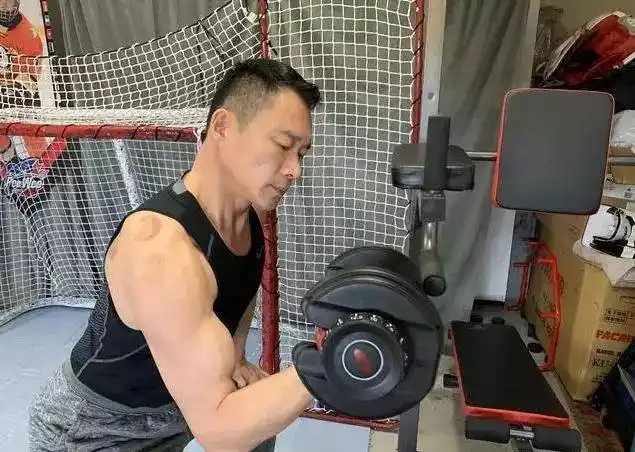 原创丁海峰,你这身材51岁?网友:这样的二郎,难怪潘金莲.