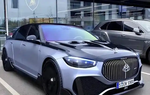 迈巴赫s900真车亮相v12引擎双腰线大饼轮毂质感太华丽