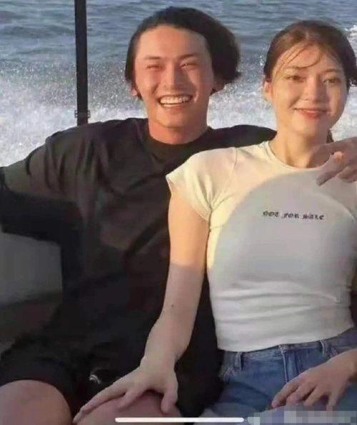 张哲瀚和王佩雯是什么关系是情侣男女朋友吗 两人恋情是真的在一起了