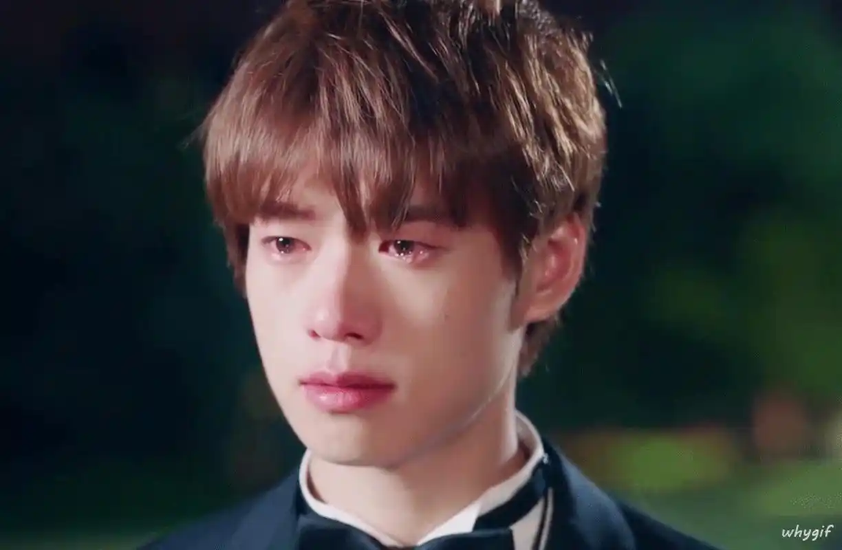 秦岚哭vs魏大勋哭# 其实看到这个样子的演技还是非常的有感触的,代入