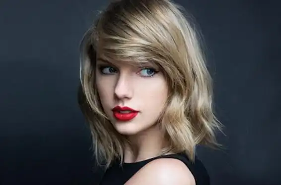 now,sparks fly,mean     泰勒·斯威夫特出生于1989年,是美国著名的