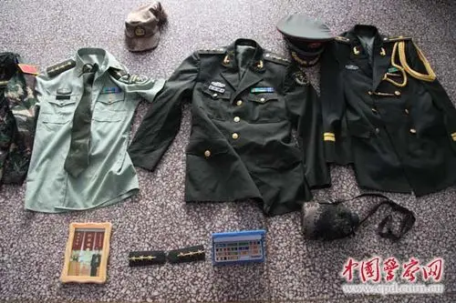 "捡来"名字"买来"行头 90后小伙冒充军官骗财骗色