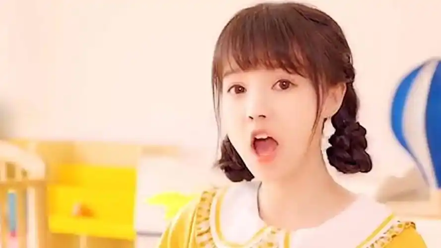 油管上的唱歌小姐姐用恶评写了首歌