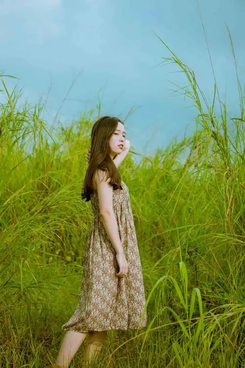 森系小美女户外写真,高清图片,手机锁屏桌面-壁纸族