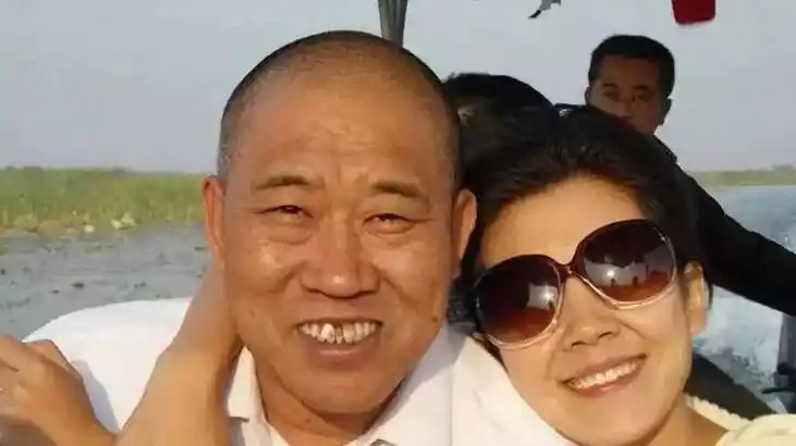 原创大孝子杜旭东让孤寡继母老有所依不管怎样你依旧是我的妈