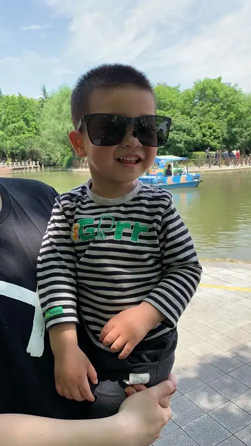 可爱的宝贝朱子越,小名嘟嘟,1-3岁的天真活泼开朗的小孩,生活照和托班