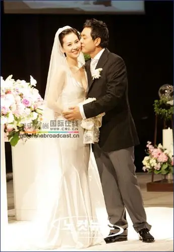 组图:金承佑金南珠大婚 韩星云集齐捧场