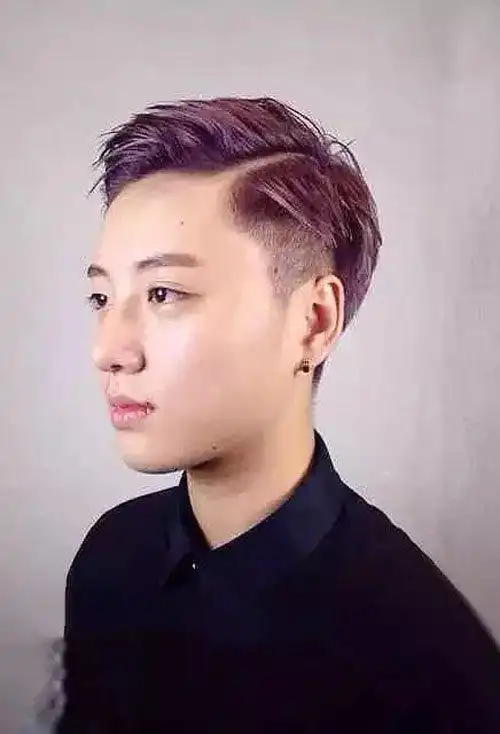 首页 男生发型 男生短发 宽下巴男生适合两边铲发型 帅气男剃帅气短