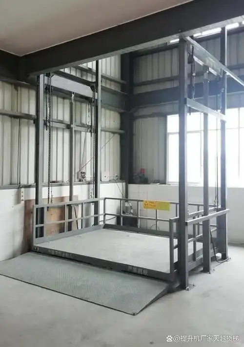 液压升降货梯 二层货物举升机 三层提升平台 导轨工业电梯