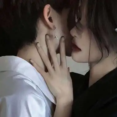 情头一男一女黑色系高清超酷的高冷禁欲系情侣头像图片