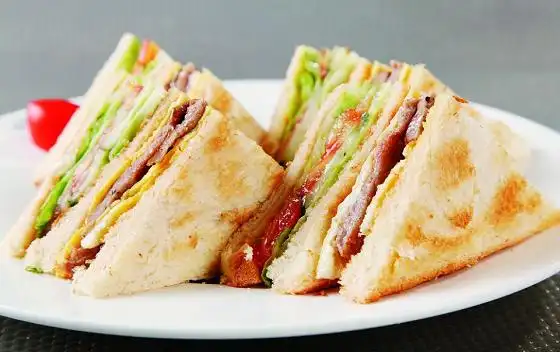 丹麦牛肉三明治