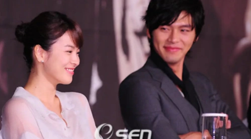 而宋慧乔还跑到中国拍王家卫的《一代宗师》,搭档梁朝伟