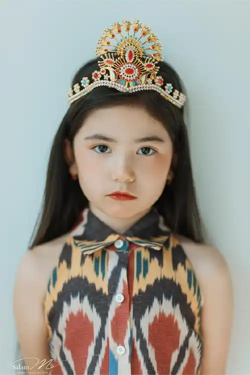 被小姑娘的眼神电到了