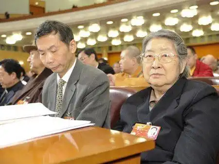 毛泽东女儿李敏:泪别中南海 相夫教子度清贫