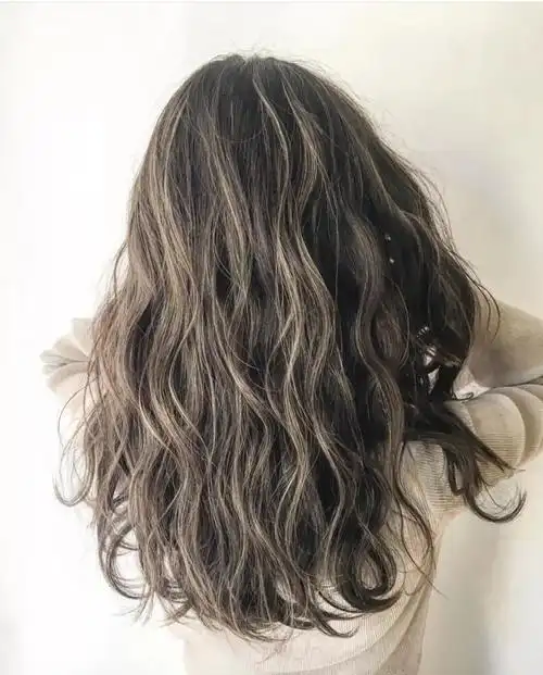 发型欣赏——中长发水波纹卷