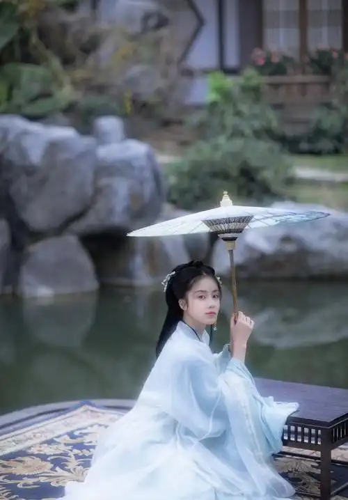 章乐韵唯美古风汉服美女写真