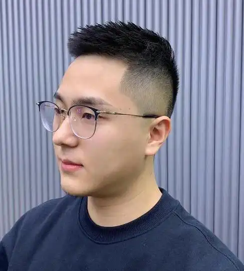 男士短发造型2022,简单干净又显帅气!