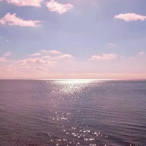 "往心里多装一点阳光吧"粉色大海文案配图/朋友圈背景/状态配图自调色