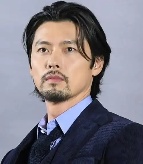 奶爸秒变大叔!玄彬长发 口字胡出席发布会,新作孙艺珍有指点?