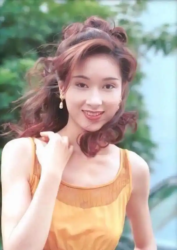 80年代的香港,天然美女数不胜数,全都美得不可方物,林青霞,关芝琳